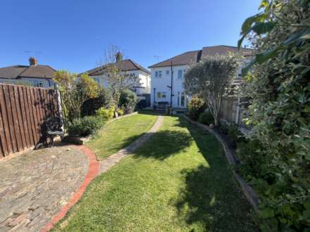 Highfield Crescent, Hornchurch, Image 9