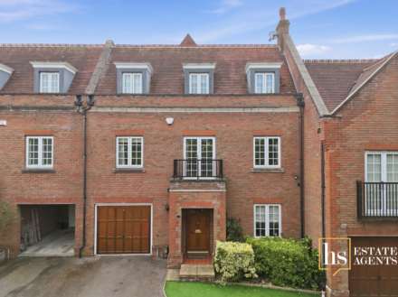 Pastoral Way, Brentwood - Clements Park