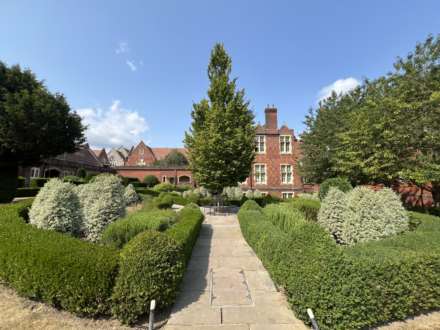 Tudor Court, The Galleries, Brentwood, Image 13