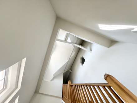 Tudor Court, The Galleries, Brentwood, Image 9