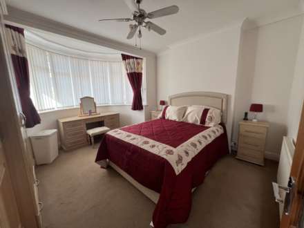 Kensington Drive, Woodford Green, Image 7