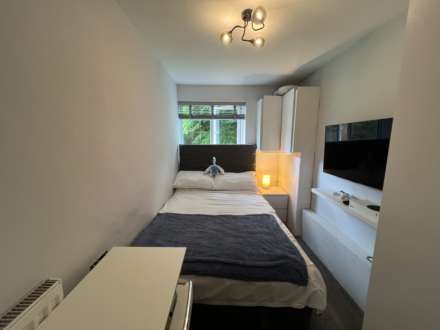 Junction Road, Brentwood, Image 5