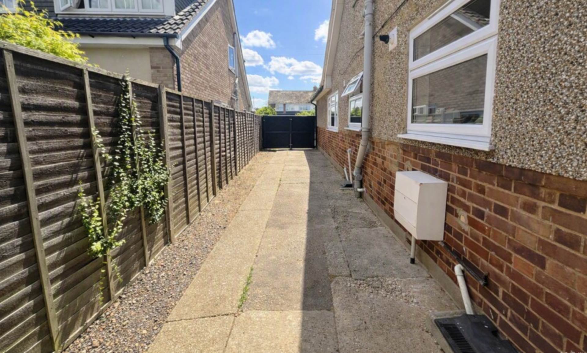 Hatch Road, Pilgrims Hatch, Brentwood, Image 13