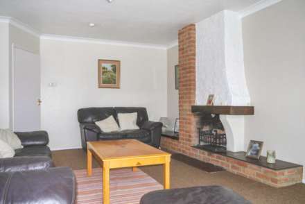 Hatch Road, Pilgrims Hatch, Brentwood, Image 4