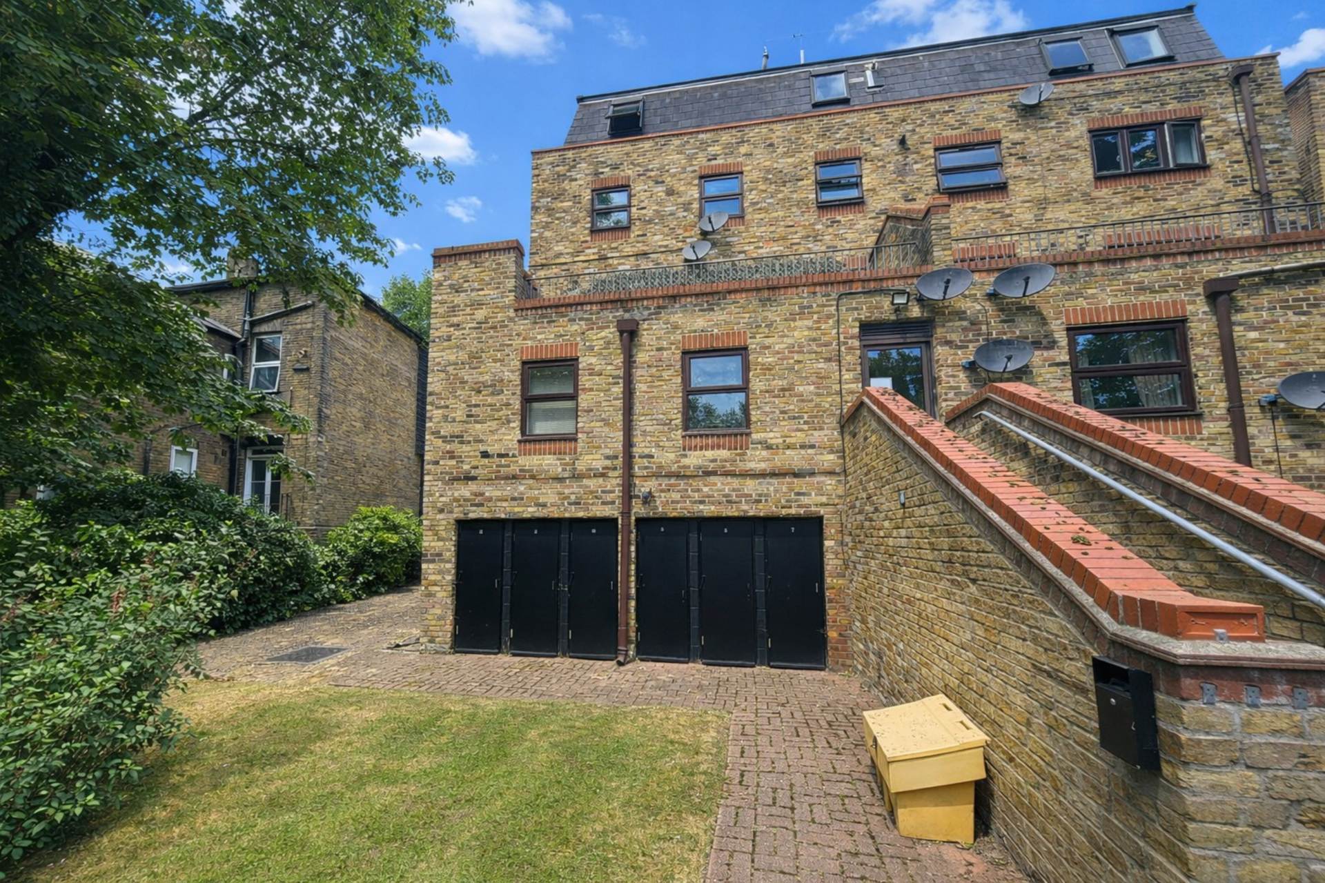 Guilford Lodge, Brentwood, Image 7