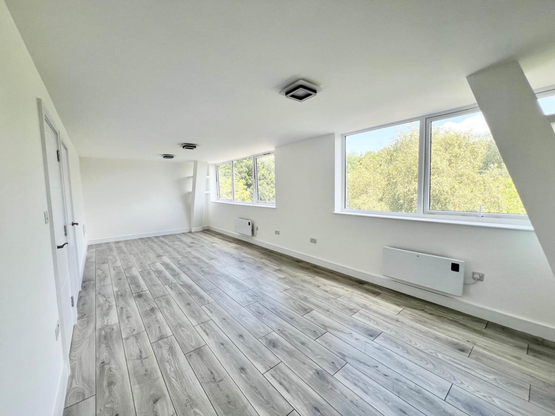 Wingrave Court, Brentwood, Image 2