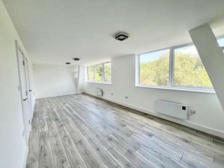 Wingrave Court, Brentwood, Image 2