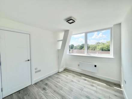 Wingrave Court, Brentwood, Image 5