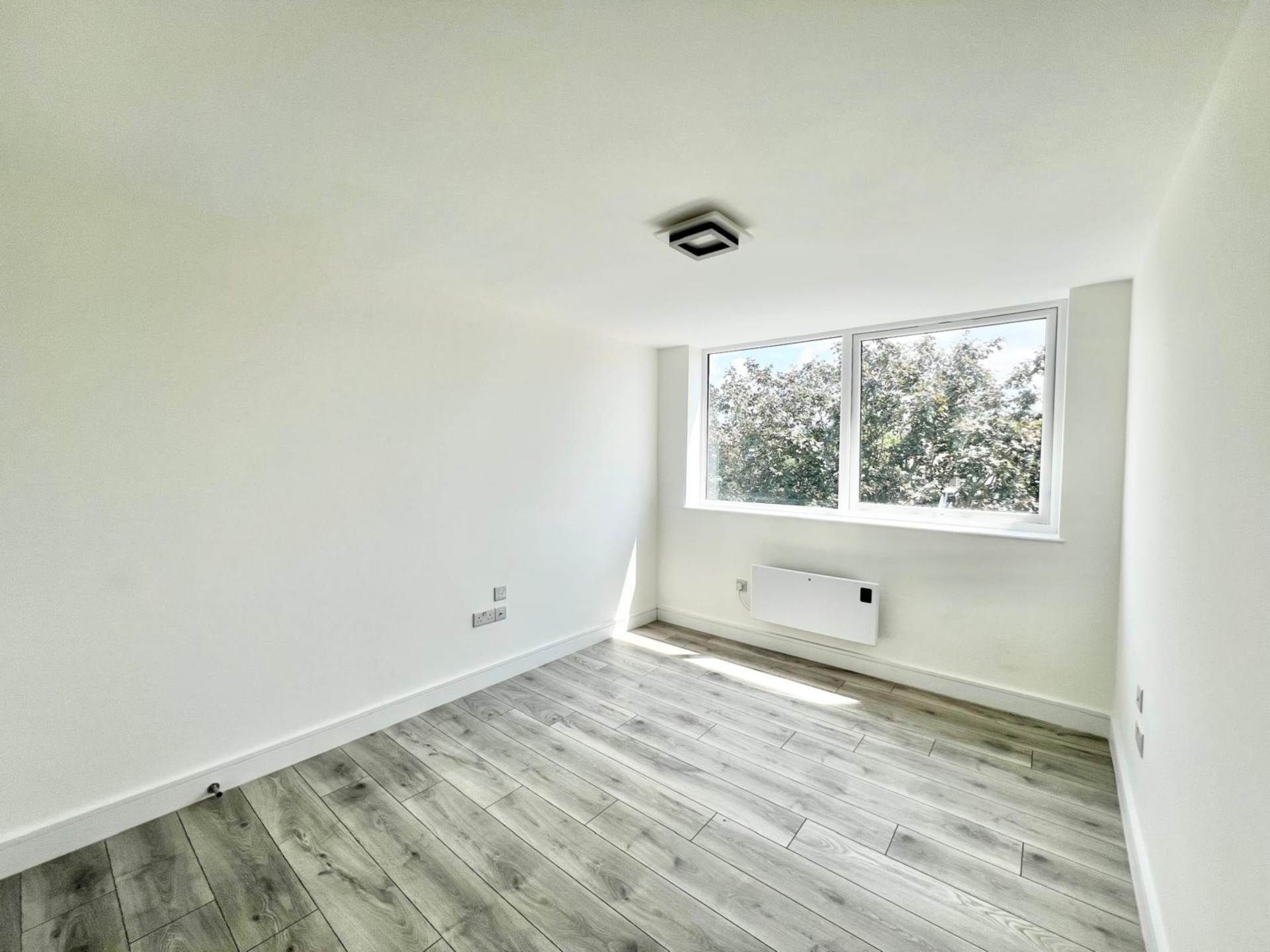 Wingrave Court, Brentwood, Image 2
