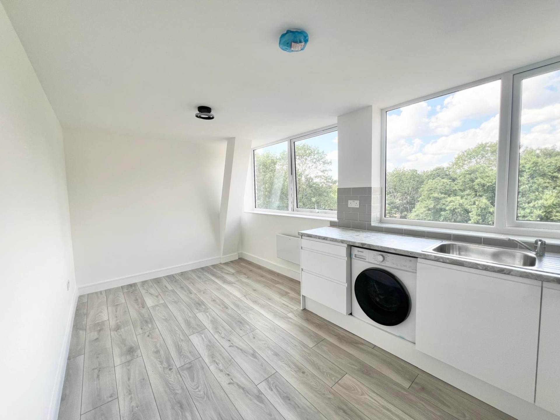 Wingrave Court, Brentwood, Image 2