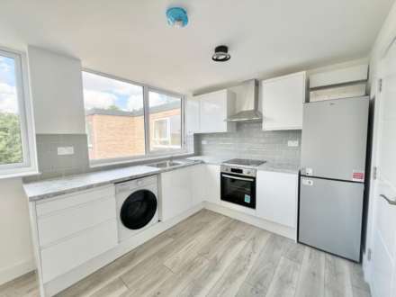 Wingrave Court, Brentwood, Image 4