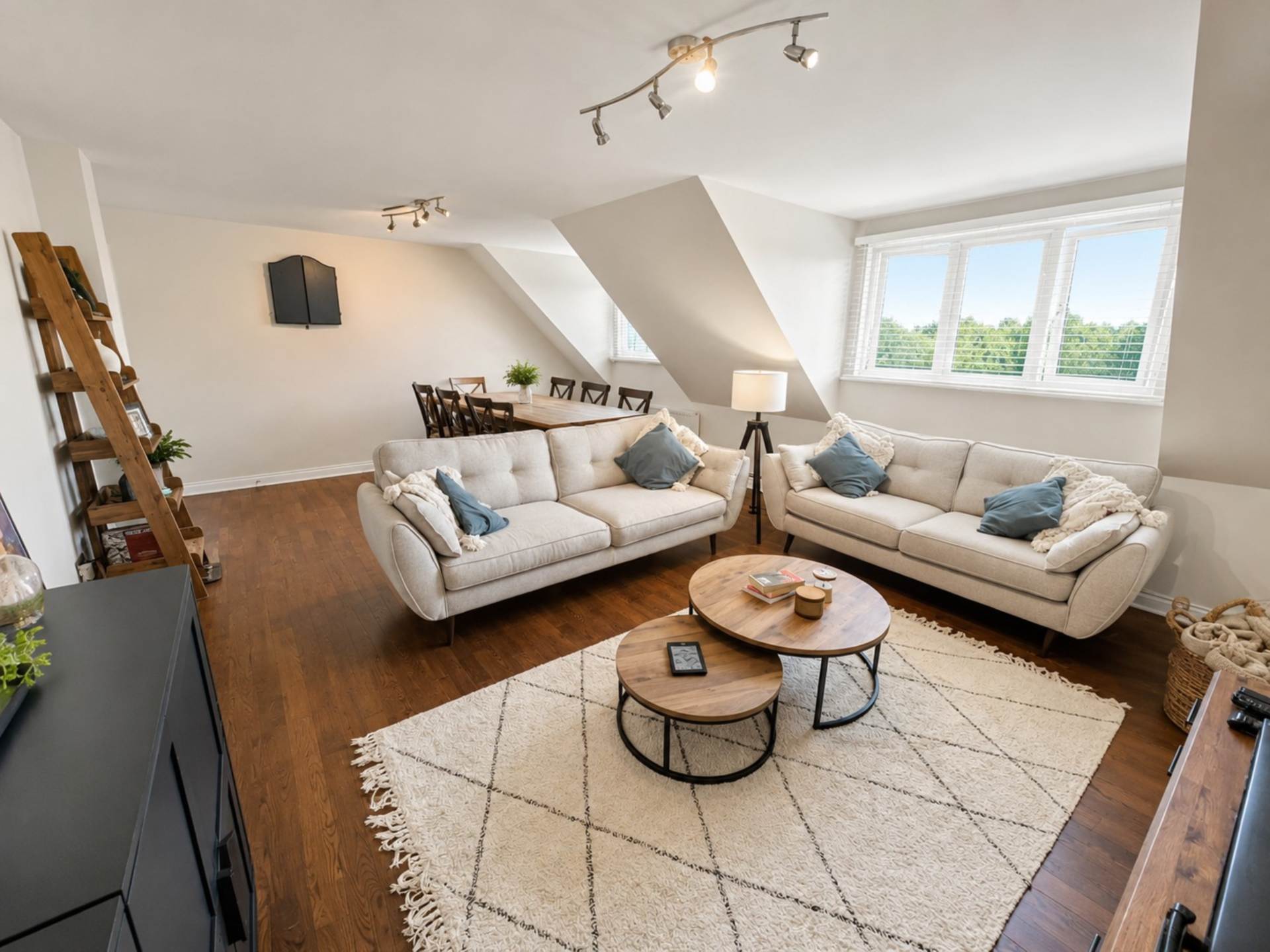 Kavanaghs Court, Kavanaghs Road, Brentwood, Image 2