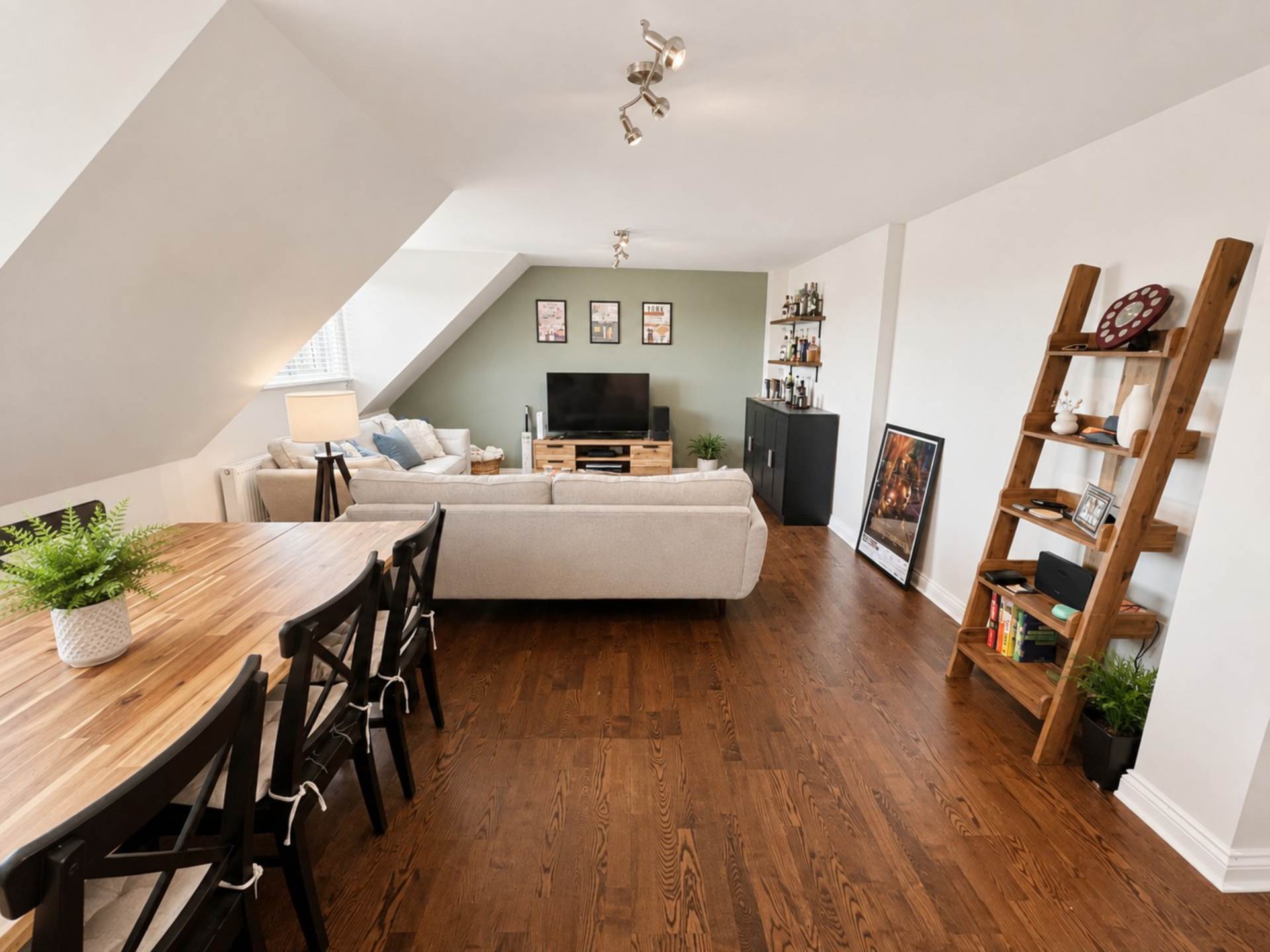 Kavanaghs Court, Kavanaghs Road, Brentwood, Image 3