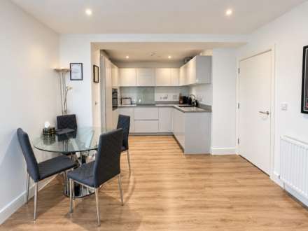 Station Place, Kings Road, Brentwood, Image 2