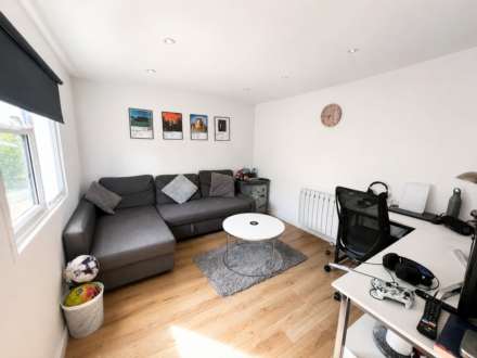 Goodwood Avenue, Hutton, Image 11