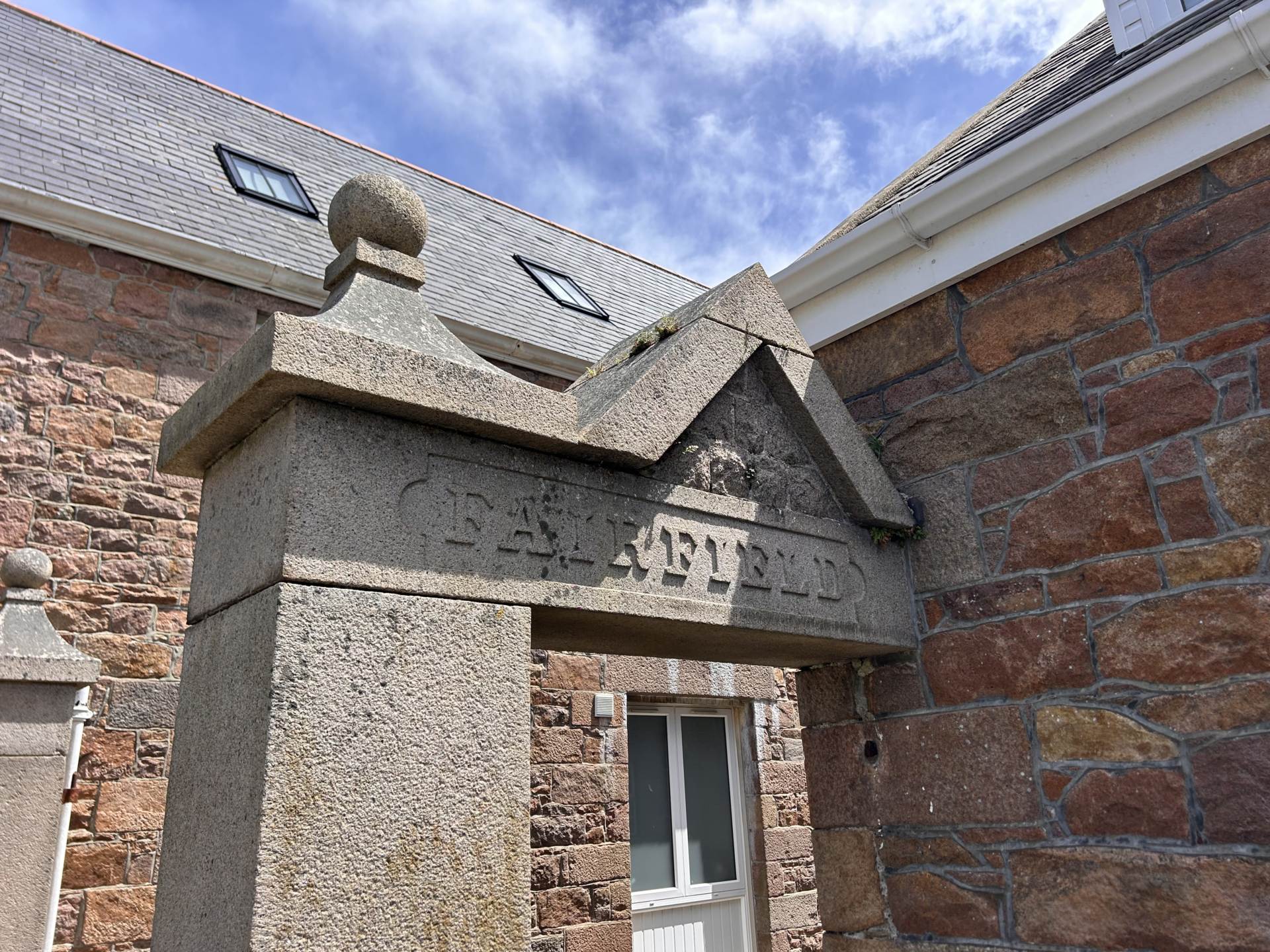 La Rue Du Hurel, Trinity, Image 11
