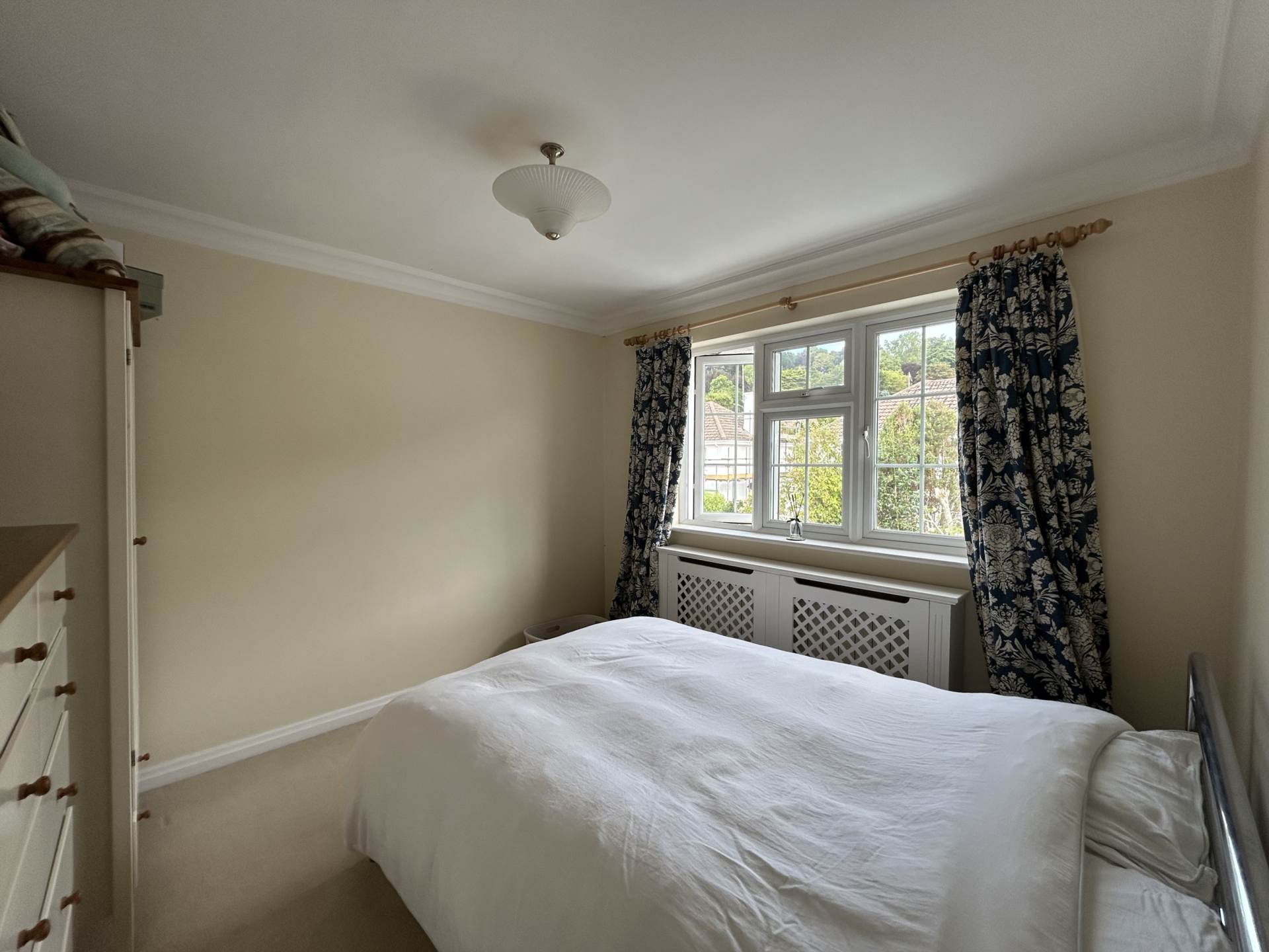 Clos De Rivage, New Road, Image 10