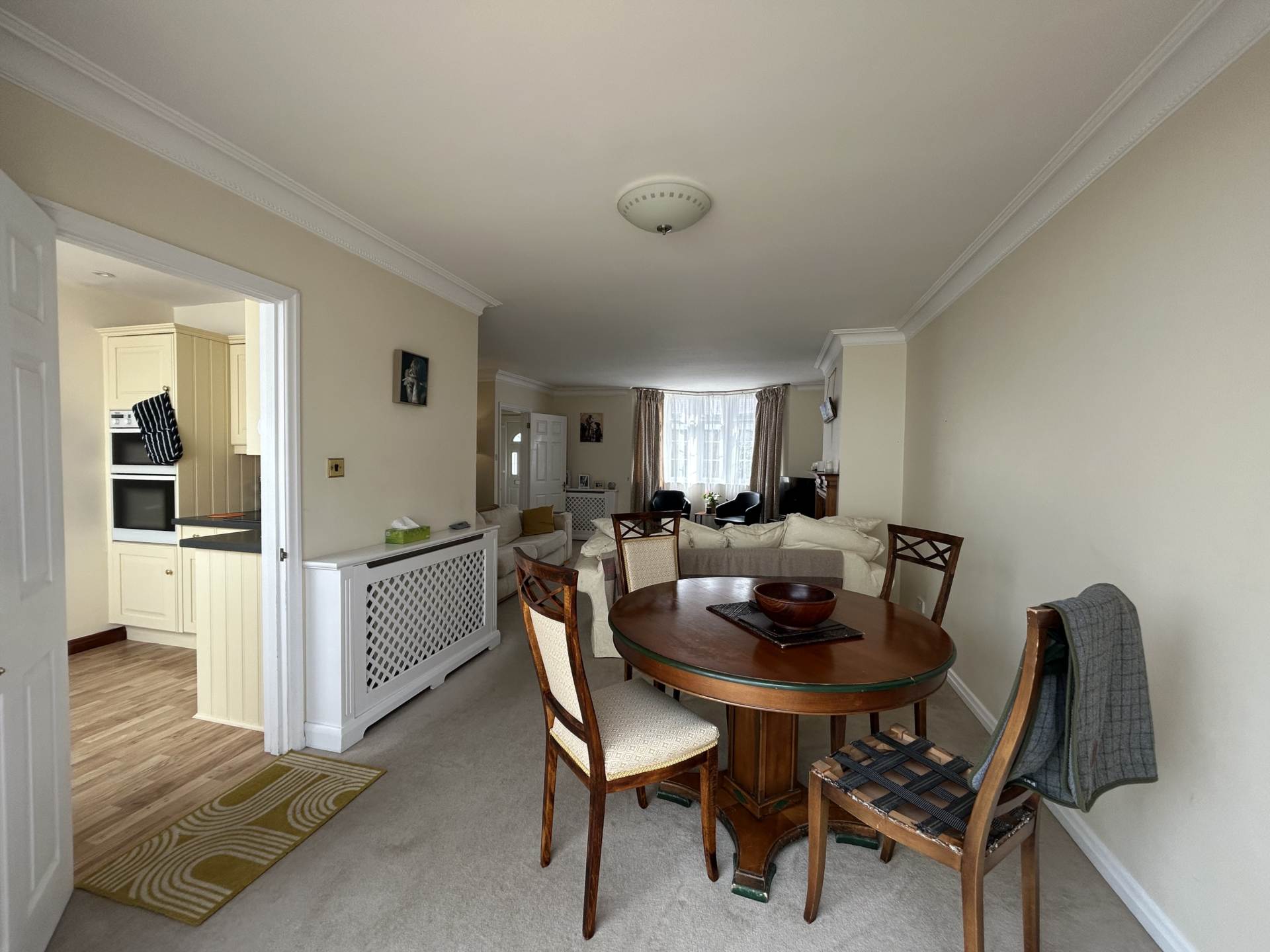 Clos De Rivage, New Road, Image 4
