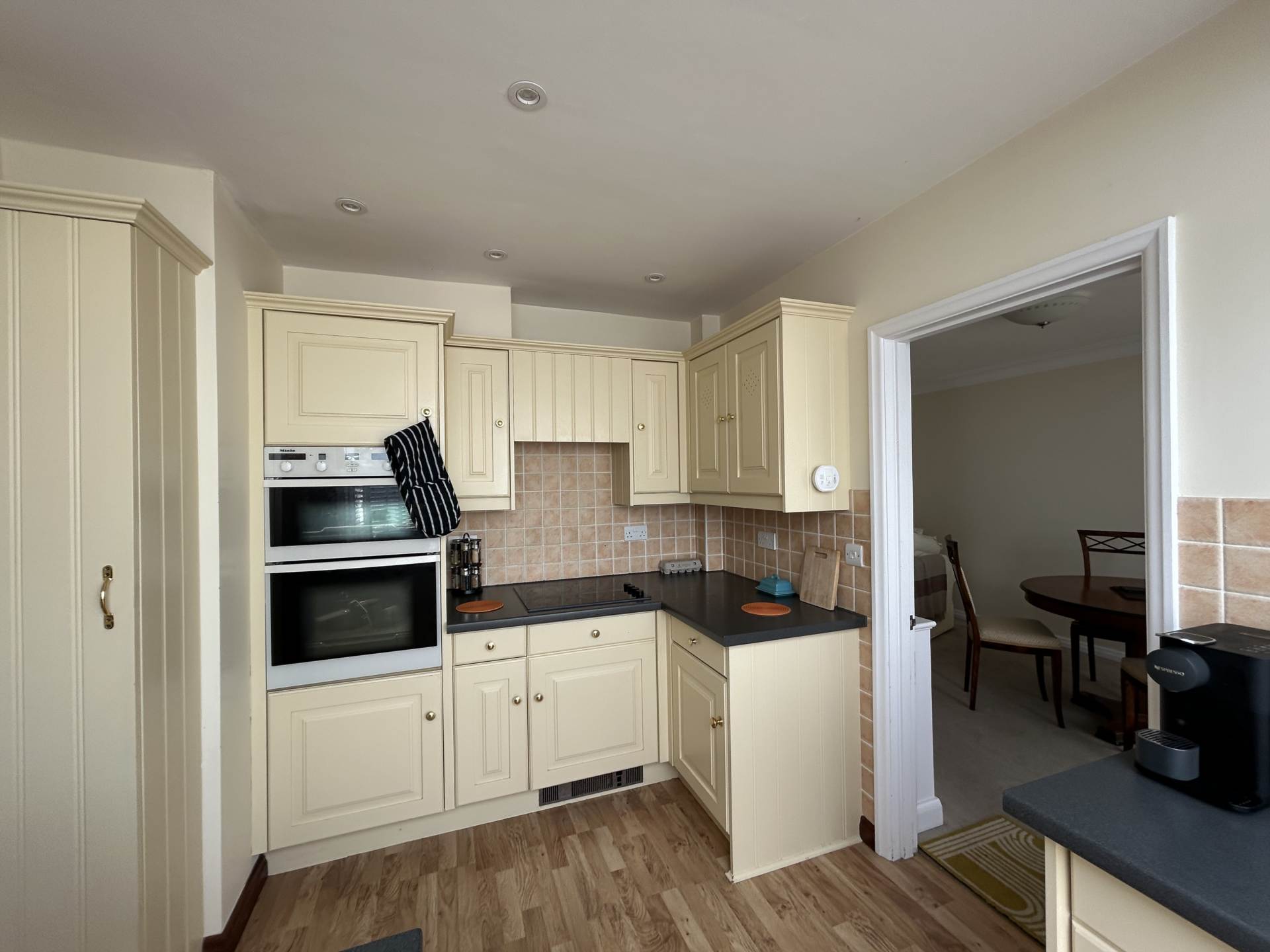Clos De Rivage, New Road, Image 7