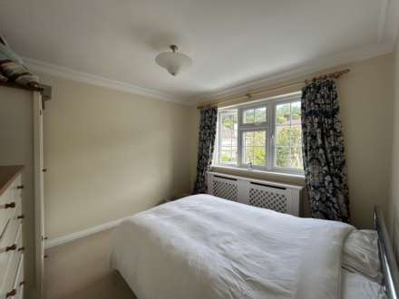 Clos De Rivage, New Road, Image 10