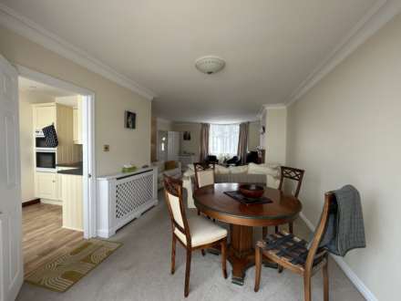 Clos De Rivage, New Road, Image 4