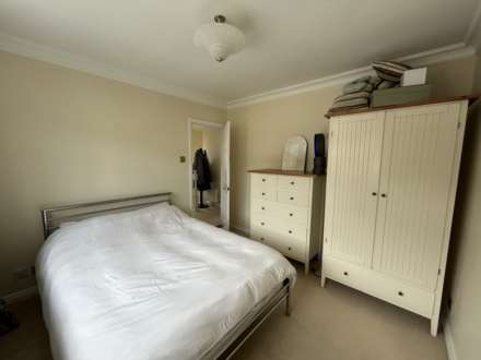 Clos De Rivage, New Road, Image 9