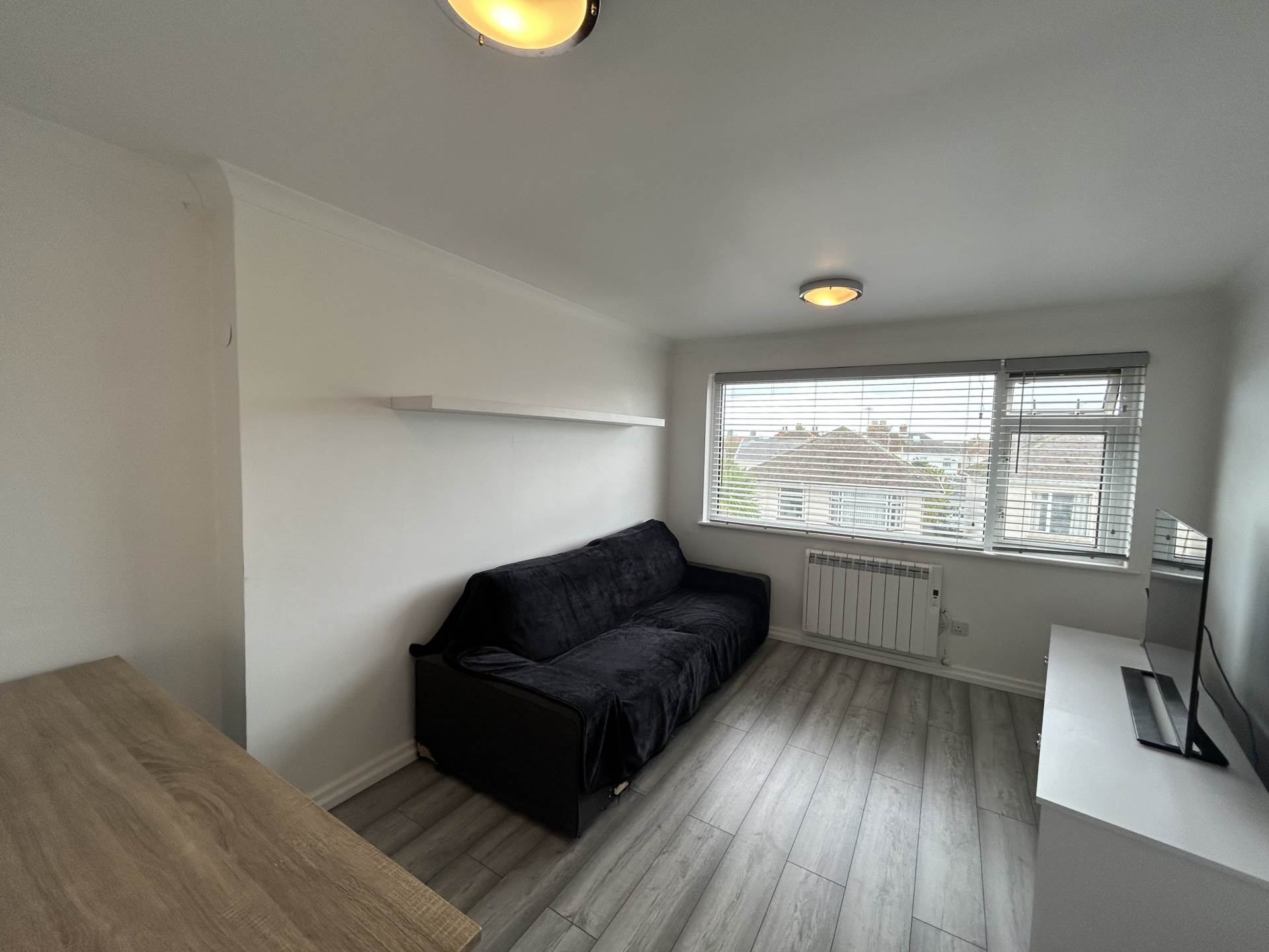 Crewkerne, Sunshine Avenue, St Savior, Image 3