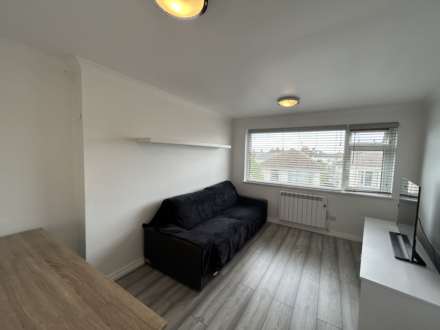 Crewkerne, Sunshine Avenue, St Savior, Image 3