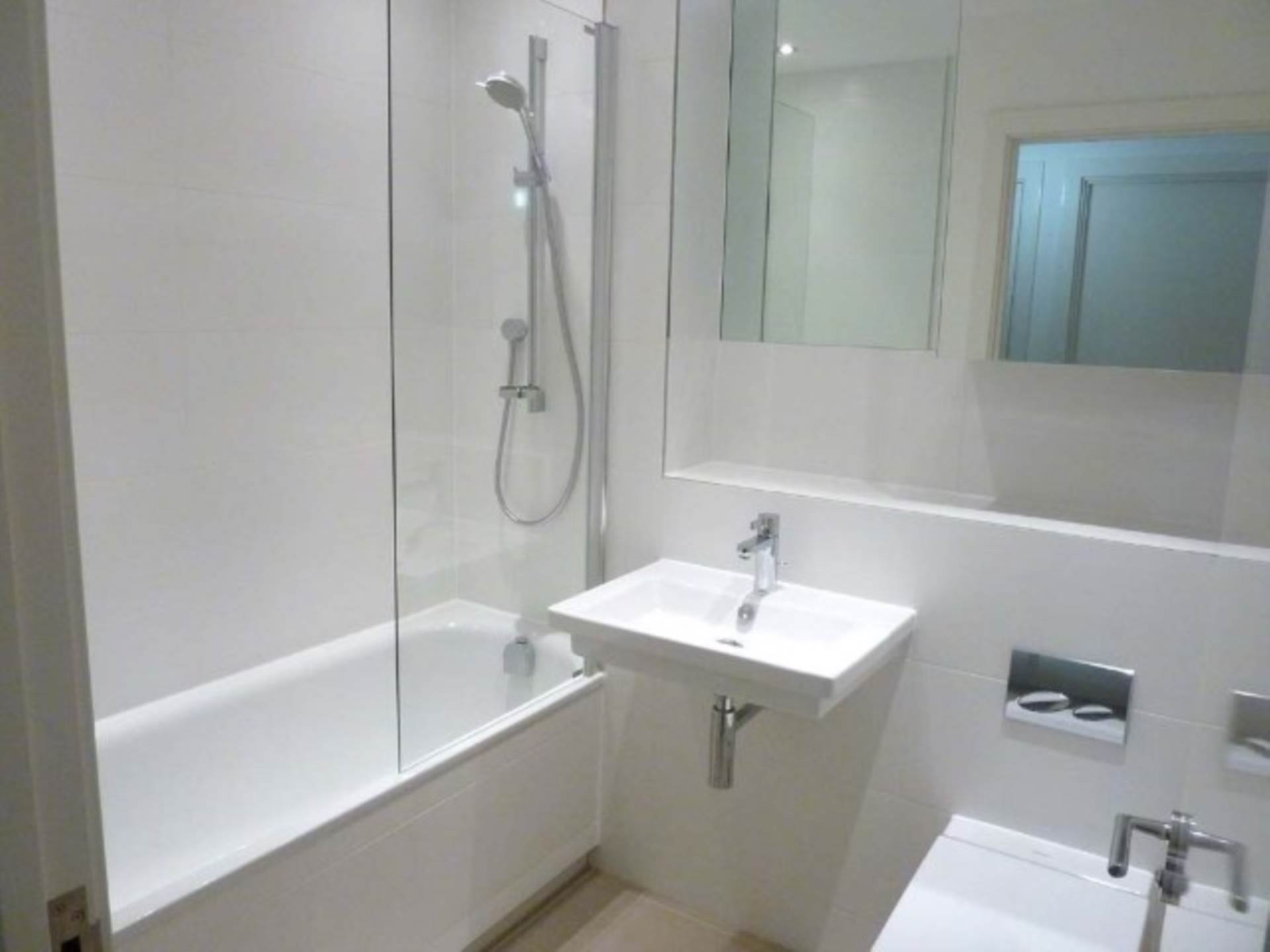 Le Capelain House, Castle Quay, Image 4