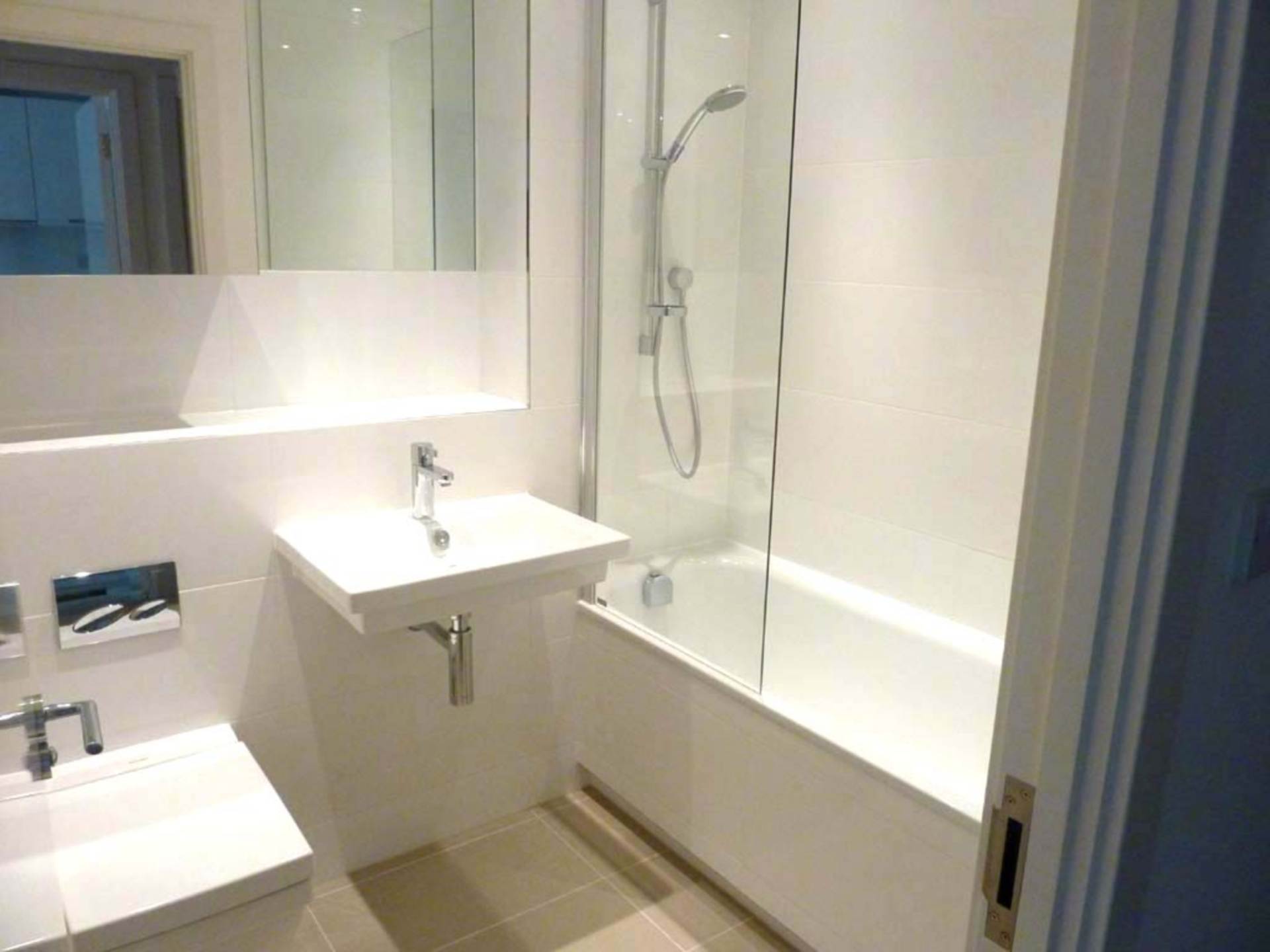 Le Capelain House, Castle Quay, Image 5