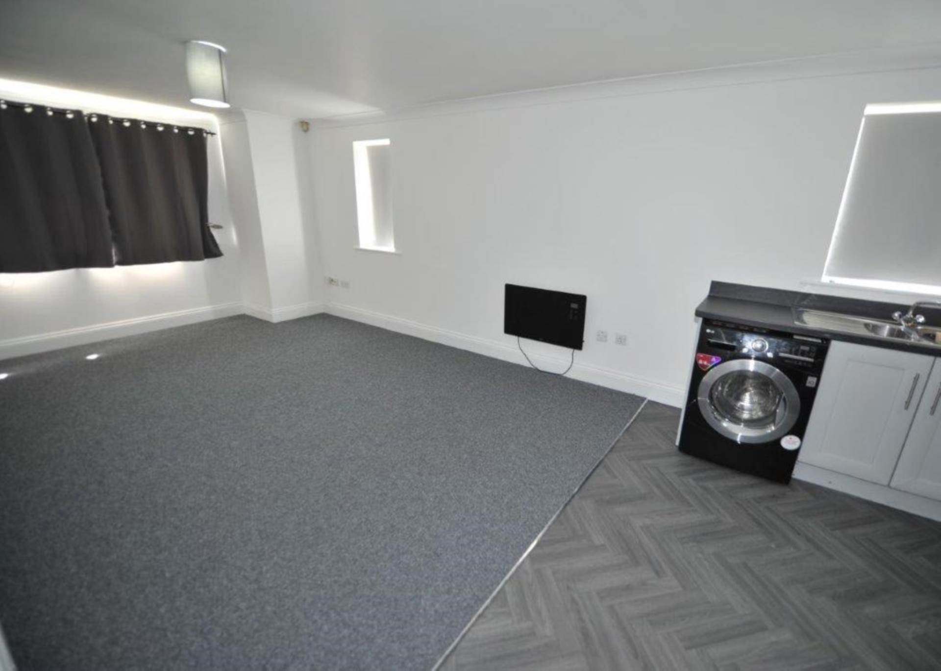 Forebay Drive, Manchester, Image 14