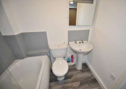 Forebay Drive, Manchester, Image 10
