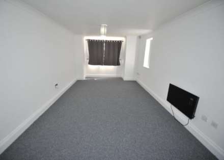 Forebay Drive, Manchester, Image 12