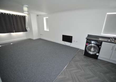 Forebay Drive, Manchester, Image 14
