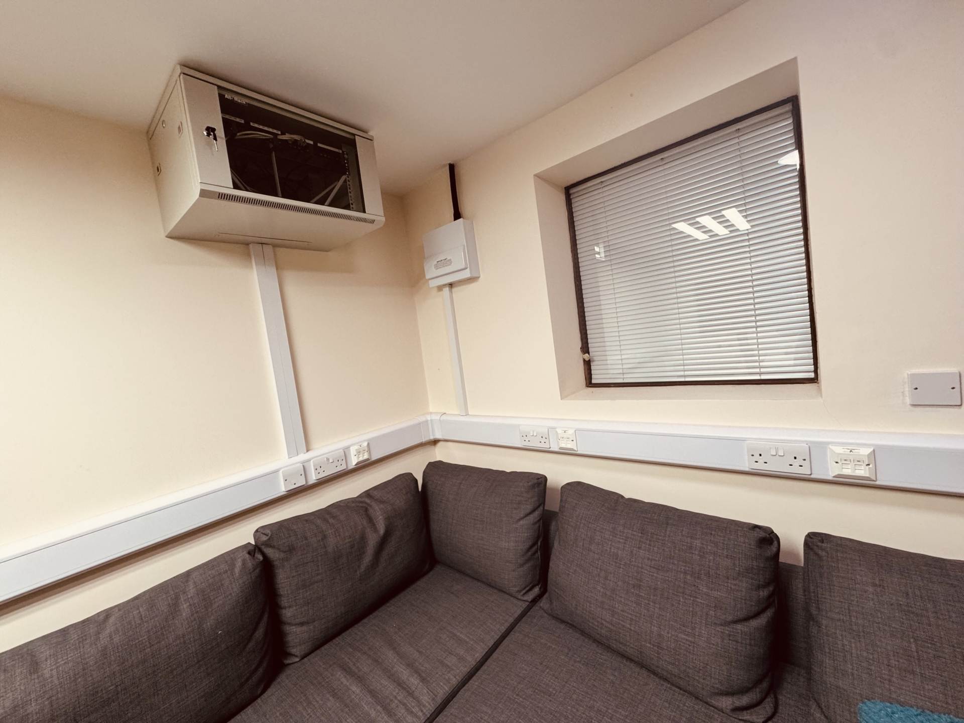 Liverpool Road, Irlam M446, Image 2