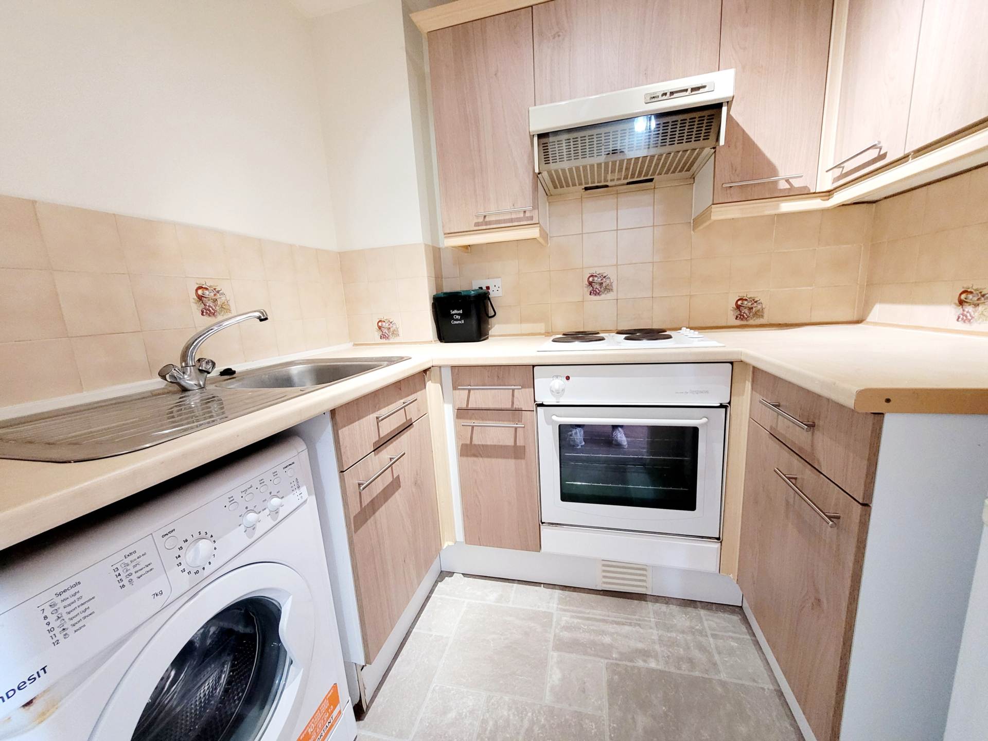 Spinningdale, Walkden M38, Image 3