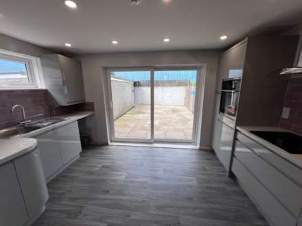 Wesley Close, Kelly Bray, Image 2