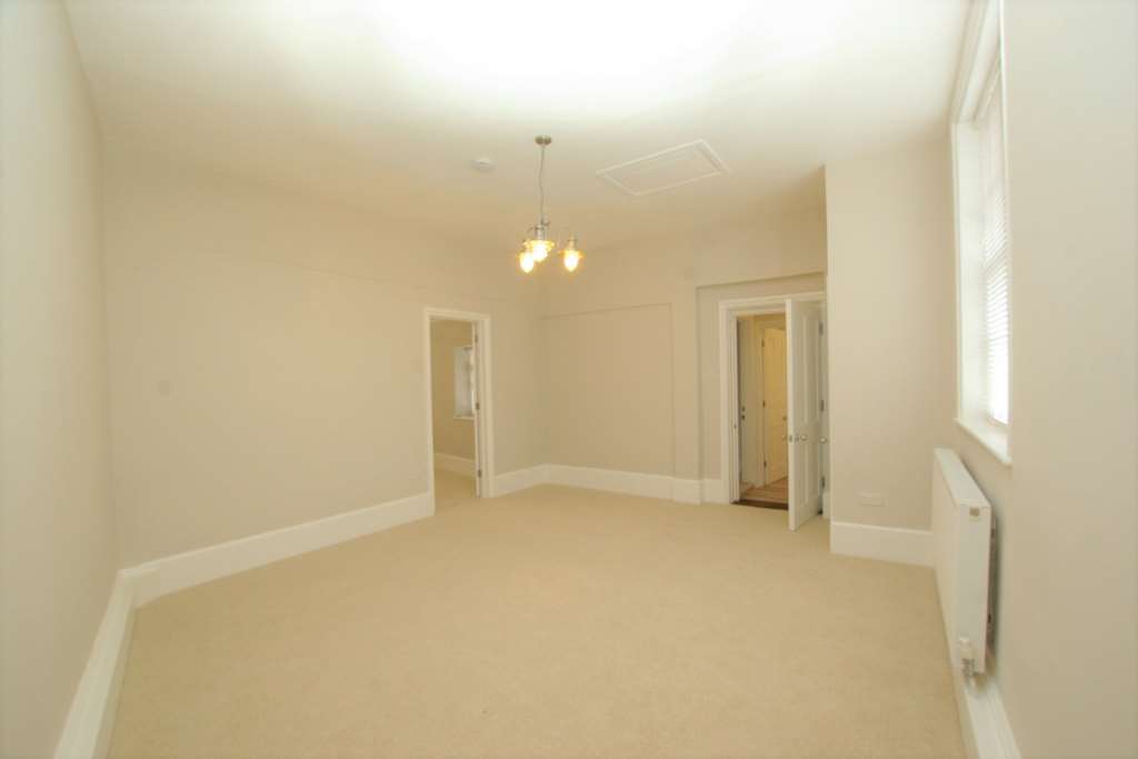 Newtown Road, Newbury, Image 2
