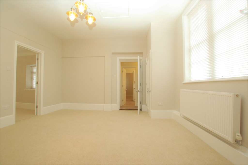 Newtown Road, Newbury, Image 3