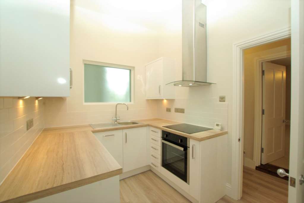 Newtown Road, Newbury, Image 4
