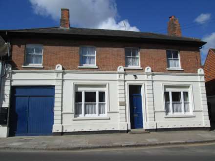 4 Bedroom End Terrace, High Street, Hungerford