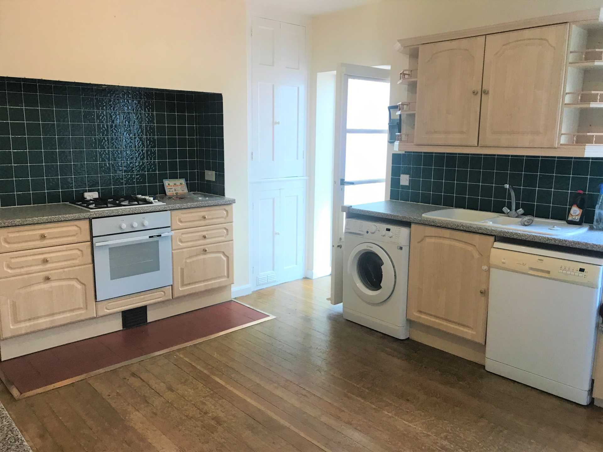 High Street, Hungerford, Image 3