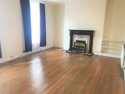 High Street, Hungerford, Image 2