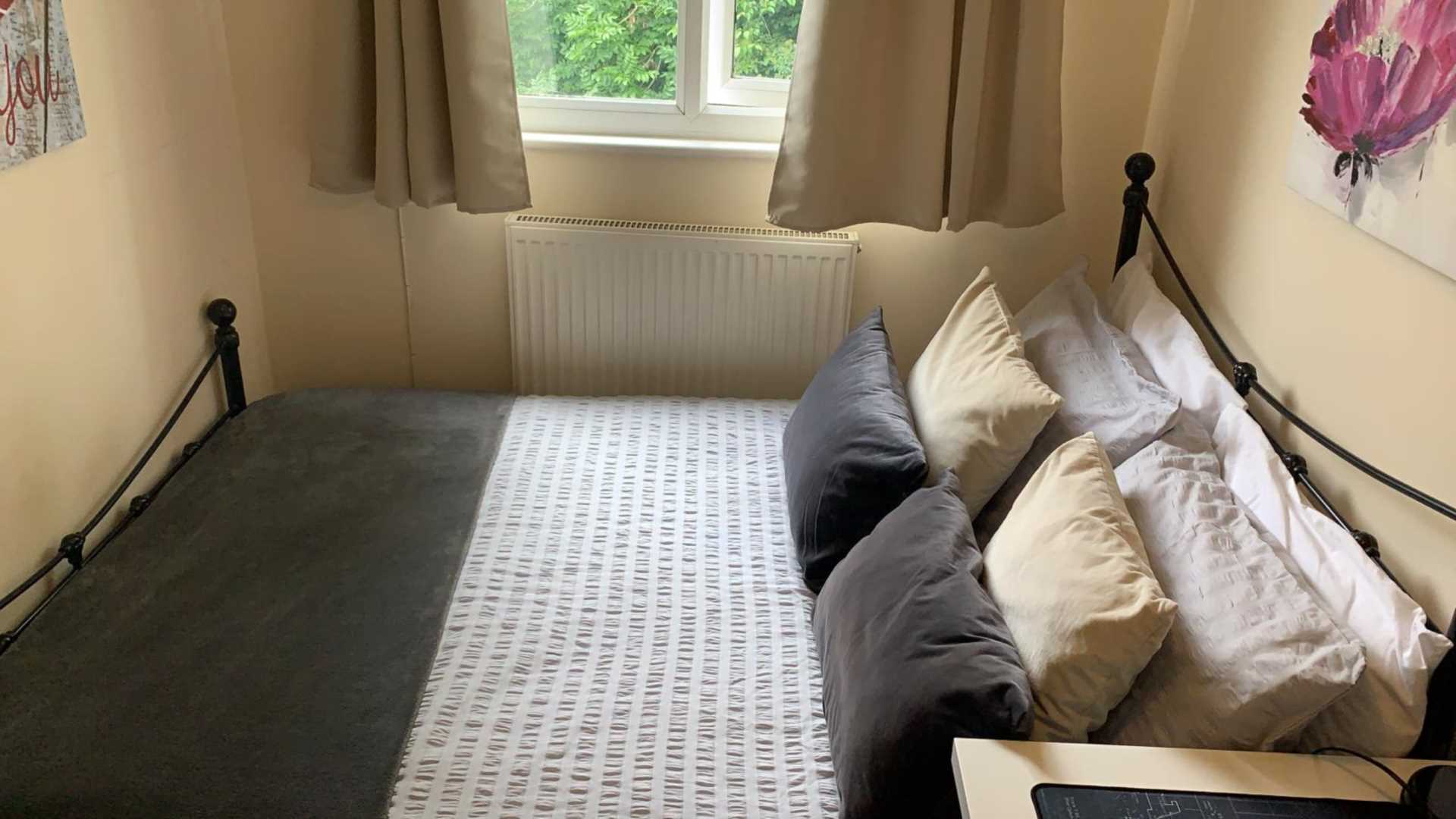 Room 4: 1 Windsor Close, Guildford, GU2 7QU, Image 3