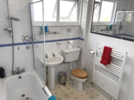 Room 4: 1 Windsor Close, Guildford, GU2 7QU, Image 13
