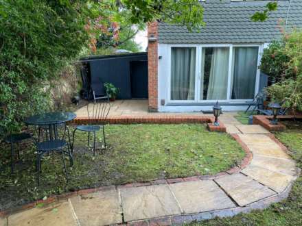 Room 4, 1 Windsor Close, Onslow Village, Guildford, GU2 7QU, Image 21