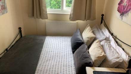 Room 4: 1 Windsor Close, Guildford, GU2 7QU, Image 3