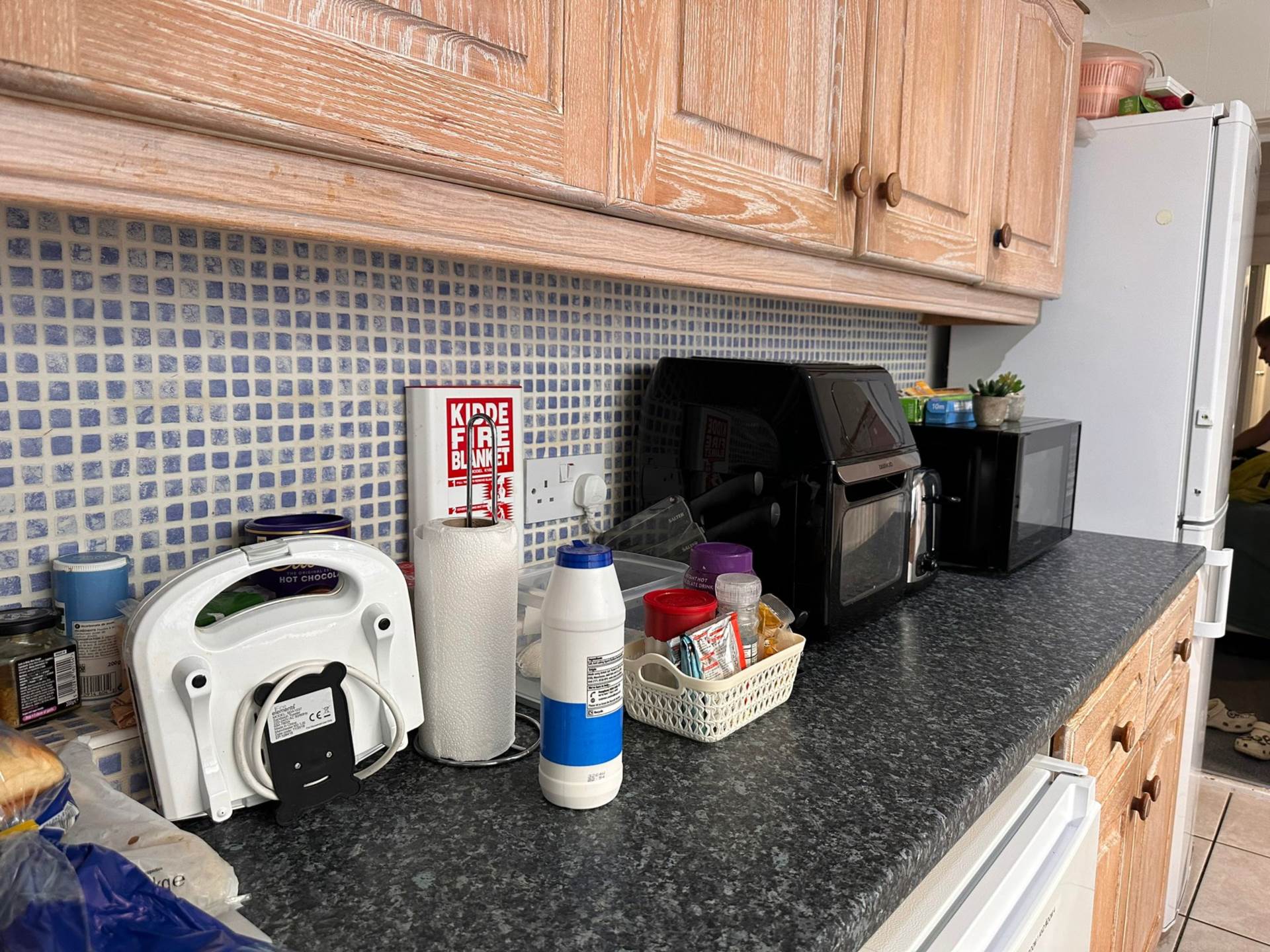Room 1: 18 RUPERT ROAD, Guildford, GU2 7NE, Image 12
