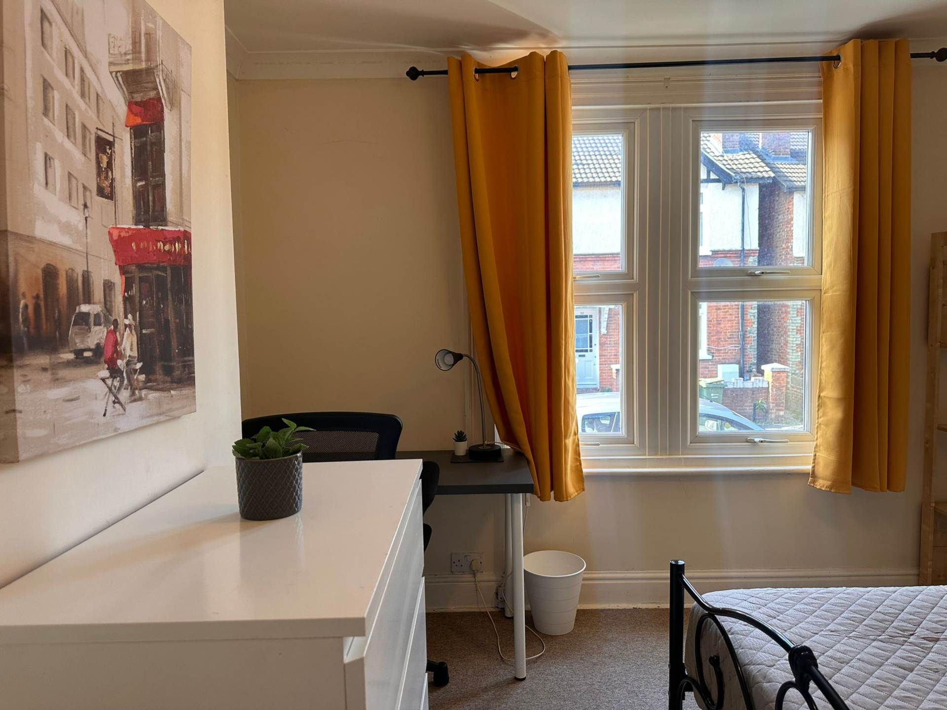 Room 1: 18 RUPERT ROAD, Guildford, GU2 7NE, Image 4