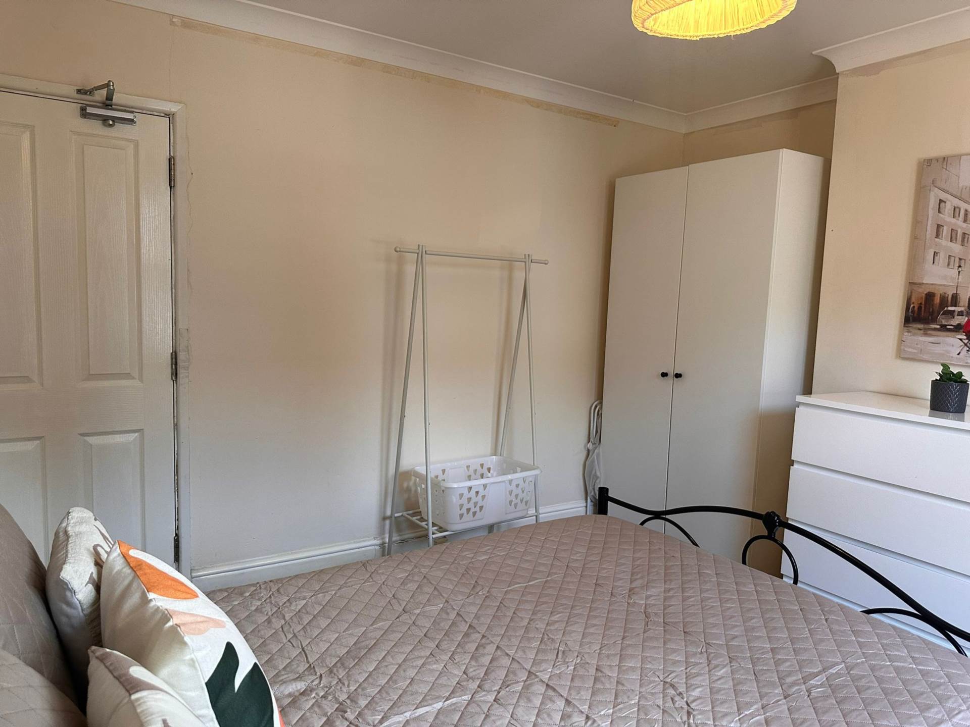 Room 1: 18 RUPERT ROAD, Guildford, GU2 7NE, Image 5